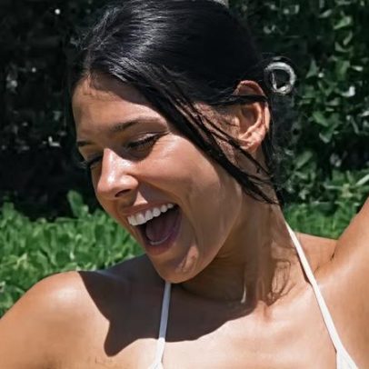 Ana Castela posta foto de biquíni nas redes sociais