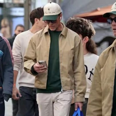 Tom Brady faz compras na Itália com os filhos Benjamin e Vivian