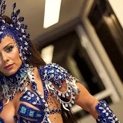 Viviane Araújo desfila em escola de samba de Santos e antecipa Carnaval