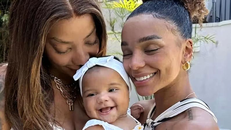 Brunna Gonçalves, Ludmilla e a filha, Zuri — Foto: Reprodução/Instagram