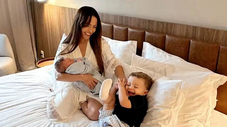 Gabi Luthai ao lado dos filhos, Pietro e Matteo — Foto: Reprodução/Instagram