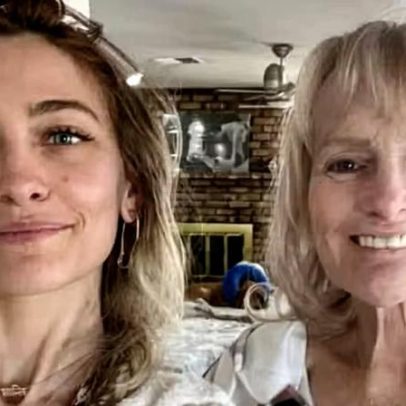 Filha de Michael Jackson faz rara aparição com Debbie Rowe; veja fotos