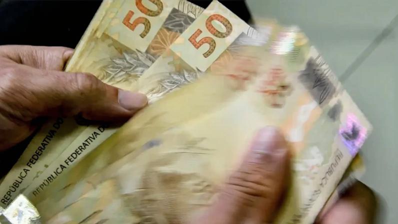 Renda domiciliar per capita atinge R$2.316 em 2025, diz IBGE