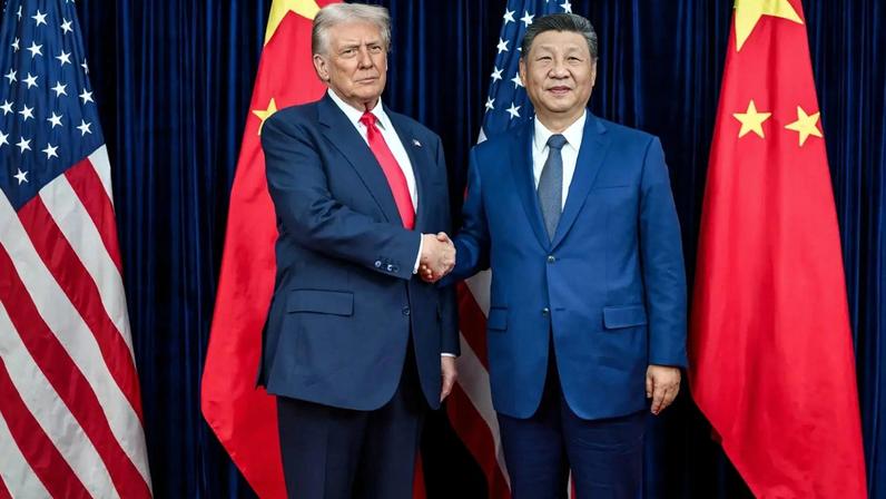 Encontro entre Trump e Xi, no fim de outubro do ano passado: EUA tentam inserir a China em tratados internacional de não proliferação de armas nucleares (Foto: Daniel Torok/White House)