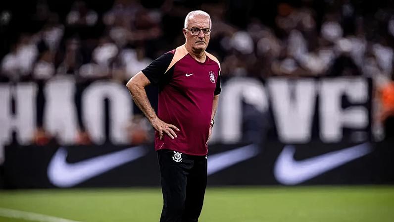 Dorival Jr. em ação pelo Corinthians