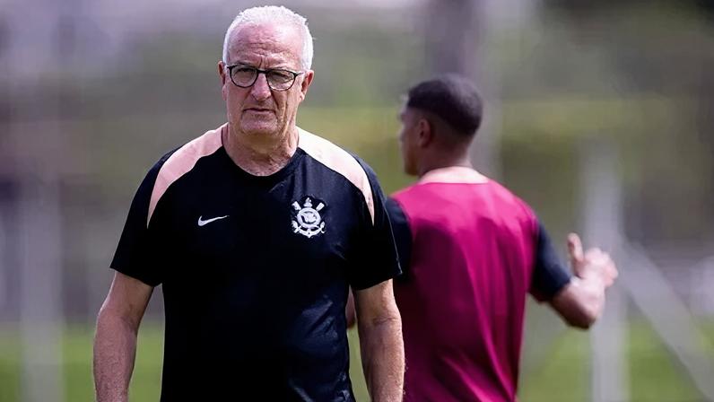 Dorival Júnior em treino do Corinthians