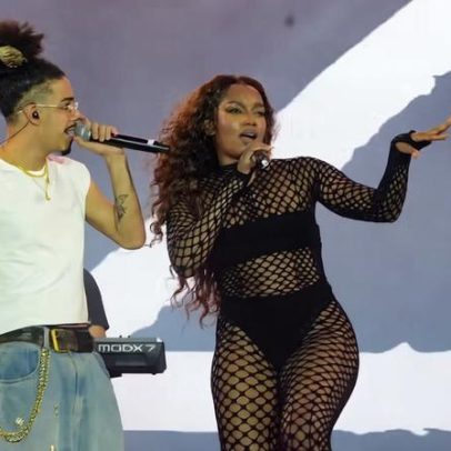 IZA anima folião no Carnaval do Recife com show no Marco Zero
