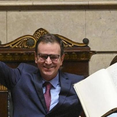 Paes anuncia renúncia da prefeitura em 20/3 para disputar governo do RJ