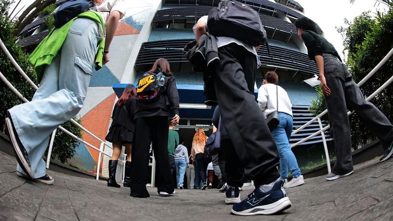 São Paulo (SP), 09/11/2025 - Estudantes no primeiro dia de provas do ENEM na UNIP Vergueiro em São Paulo. Foto: Paulo Pinto/Agência Brasil.