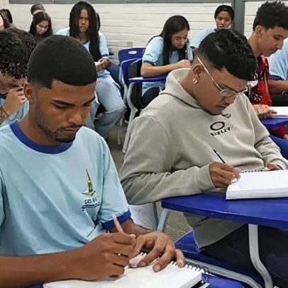 Educação básica registra queda recorde de matrículas em 2025, diz Censo Escolar