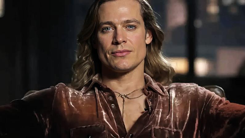 Foto de Sam Reid como Lestat na terceira temporada de Entrevista com o Vampiro
