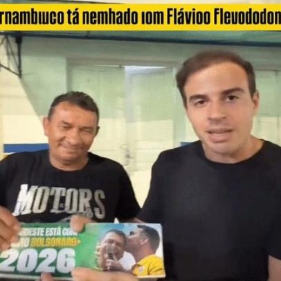 Ex-ministro de Bolsonaro divulga adesivos pró-Flávio no carnaval e critica Lula