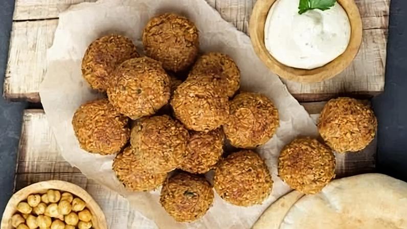 Grão-de-bico: 8 receitas vegetarianas práticas e saudáveis para incluir no cardápio