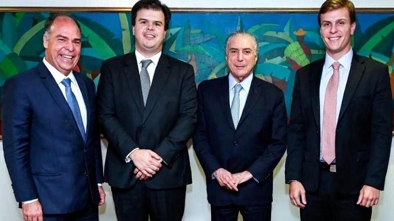 Fernando Bezerra, Fernando Filho, Michel Temer e Miguel Coelho: família está sempre com o governo federal