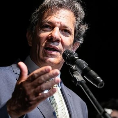 Haddad não assume, admite conversa com Lula sobre candidatura