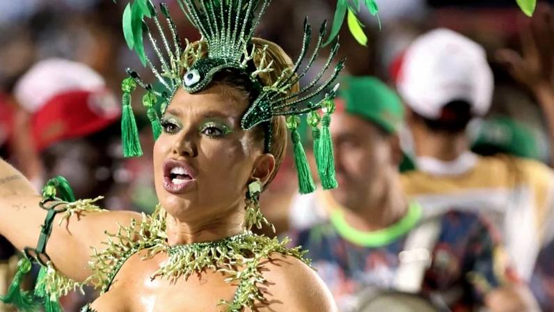 Virgínia revela corpo machucado após 1º ensaio técnico na Sapucaí para o carnaval 2026: 'Calombo na testa'