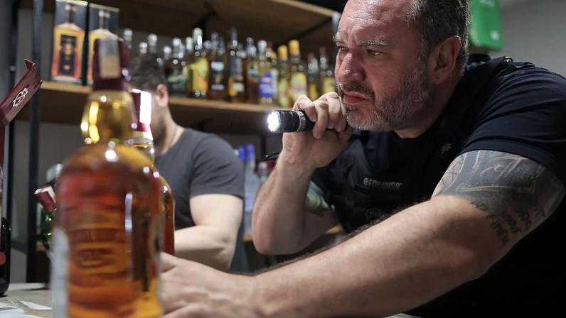 São Paulo- 05/10/2025- Governo de SP intensifica fiscalizações contra falsificação de bebidas e ultrapassa 7 mil garrafas apreendidas. Foto: Pablo Jacob/Governo de São Paulo