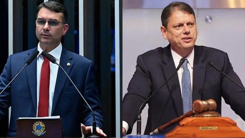 Senador Flávio Bolsonaro e o governador Tarcísio de Freitas selam união após atritos na pré-campanha. (Foto: Waldemir Barreto/Agência Senado - Pablo Jacob/ GovSP)