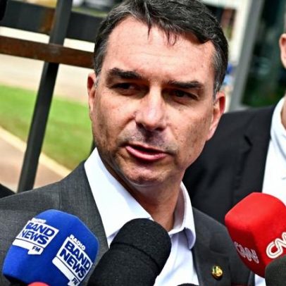 PT quer convocar Flávio Bolsonaro para depor na CPMI do INSS