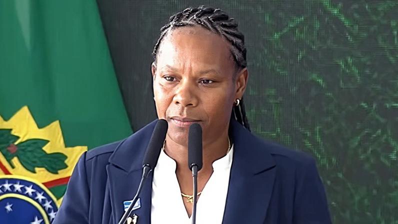 Formiga participa de cerimônia do Tour da Taça da Copa do Mundo, em Brasília.