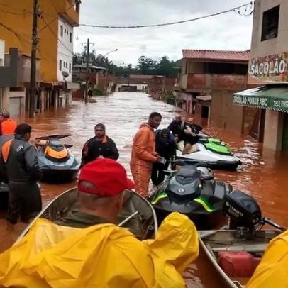 Zema lamenta mortes em chuva em MG; governo Lula envia apoio