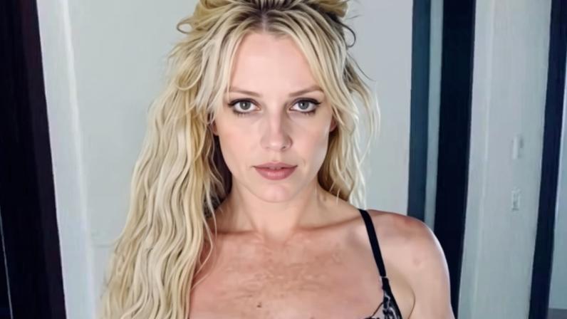Britney Spears posa de lingerie e deixa tatuagens à mostra — Foto: Reprodução/ Instagram