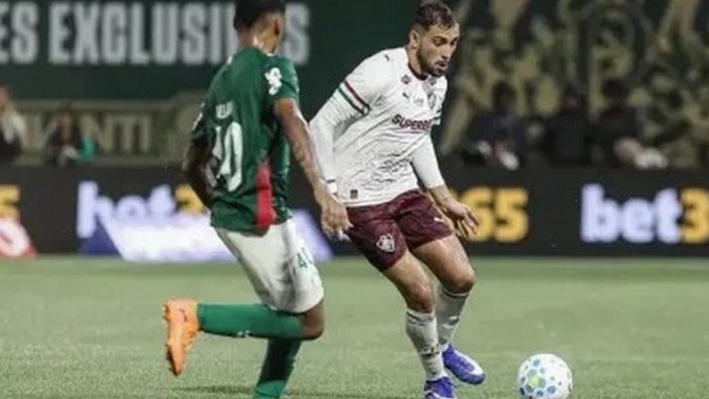 Freytes, do Fluminense, em ação contra o Palmeiras, pelo Brasileirão
