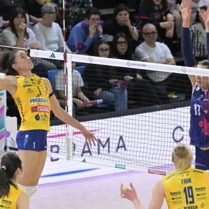Conegliano de Gabi Guimarães vence clássico após set épico de 48 minutos
