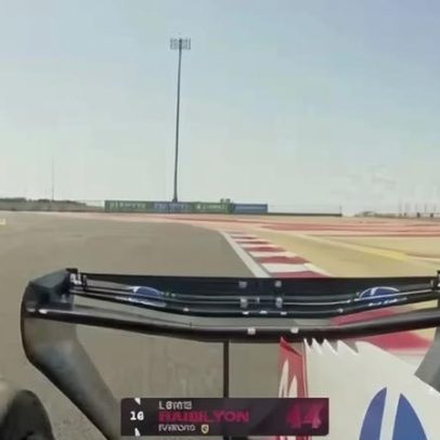 Ferrari testa asa traseira giratória 180°