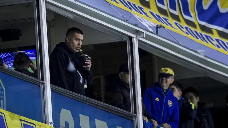 Craque e ídolo máximo do Boca, Riquelme tornou-se um presidente que fracassa no futebol