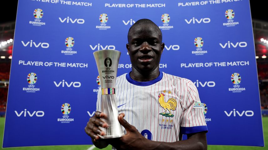 Kanté é anunciado pelo Fenerbahce — Foto: Divulgação