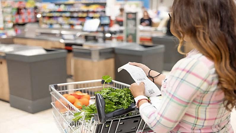 Em 12 meses, a alta do IPCA-15 desacelerou a 4,10%, de 4,50% no mês anterior