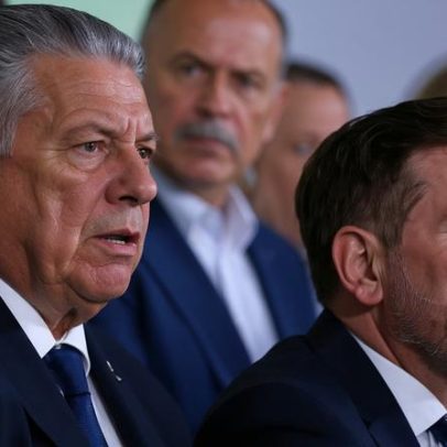 Greve no futebol argentino apoia presidente da federação investigado por fraude