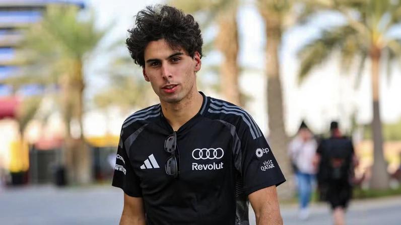 Gabriel Bortoleto nos testes de pré-temporada da F1 no Bahrein — Foto: Kym Illman/Getty Images