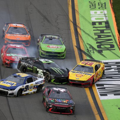 Tyler Reedick vence Daytona 500 em final eletrizante