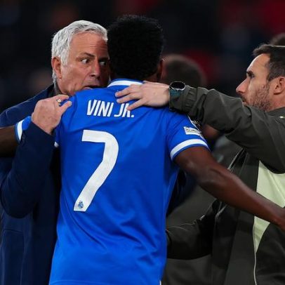 Ex-jogador do Chelsea critica Mourinho no caso Vini Jr.: erro grave