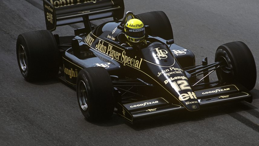 Ayrton Senna acelera Lotus durante a corrida de Detroit, em 1986 — Foto: Getty Images