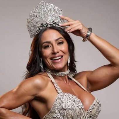 Gracyanne Barbosa desfila no Carnaval com fantasia adaptada após lesão