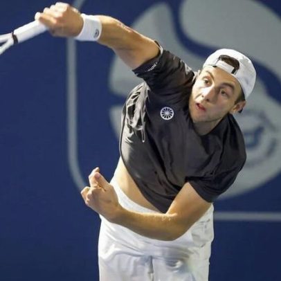 Griekspoor vence Mensik e encara Rublev na semifinal de Dubai