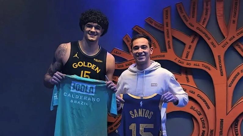 Gui Santos e Hugo Calderano trocam camisas (Foto: Reprodução Instagram)