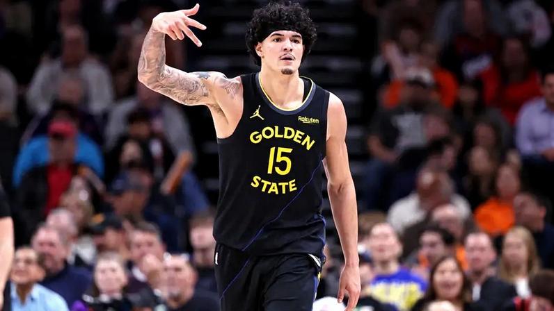 Gui Santos em jogo entre Golden State Warriors e Phoenix Suns na NBA (Foto: Chris Coduto/Getty Images/AFP)