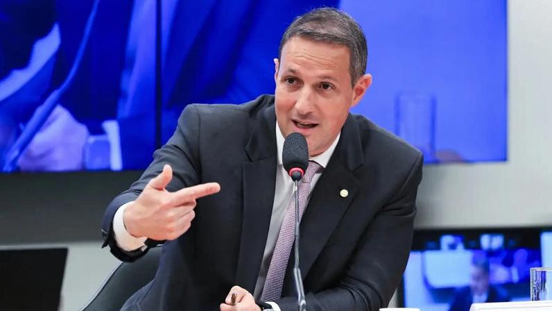 Deputado afirma que governo se omitiu ao não conseguir barrar derrubada da taxação das bets na votação do PL Antifacção.
