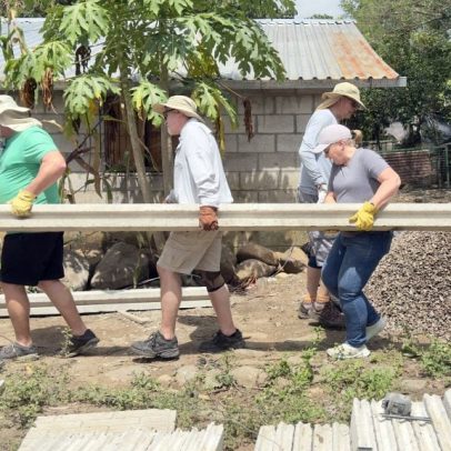 Construindo casas e esperança, projeto transforma comunidades