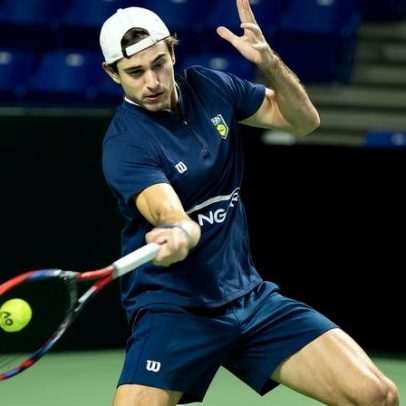 Heide vence 39º do mundo e empata com Davis
