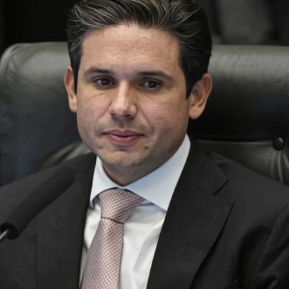 Câmara pretende votar fim da escala 6x1 até maio, diz Motta