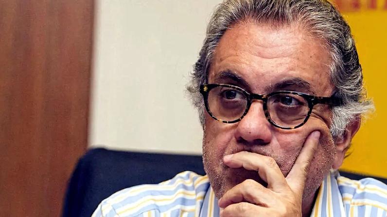 Aidar foi bastante criticado por torcedores no local (Foto: Divulgação)