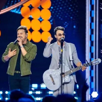 Clayton e Romário levam sertanejo ao Carnaval em camarote do Globo