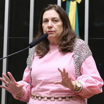 Justiça não remove posts de Bia Kicis que ligam PT ao narcotráfico