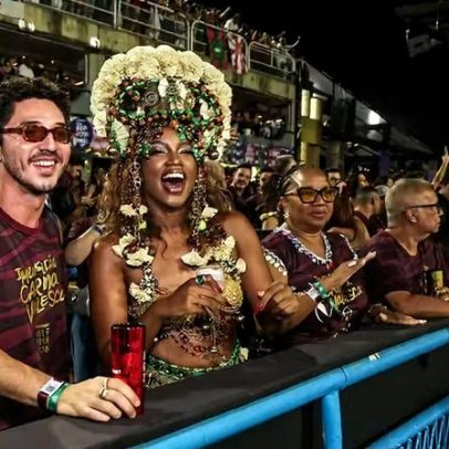 IZA volta à Sapucaí de tênis após desfile e comenta bolha no pé