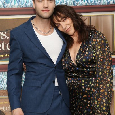 Filho de Katey Sagal elogia a mãe por ter se organizado